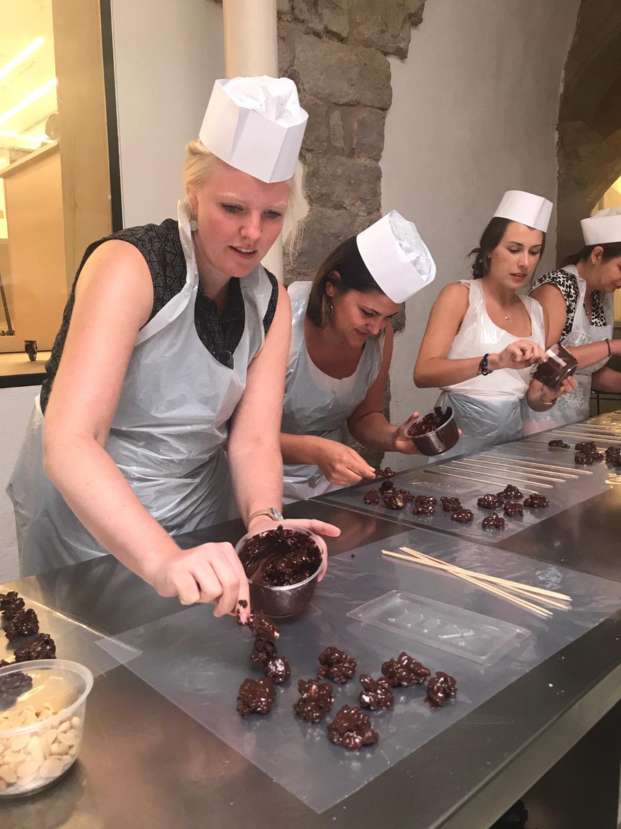 ubbusinessbcn's tweet photo. The director of @MuseuXocolata Paco Gil shared the marketing strategy of the museum with the participants of the Barcelona Marketing and Business Models #SummerSchool. The seminar was followed by the #Chocolating workshop. Delicious! 🍫 #museuxocolata #museuxocolatabcn #xocolata https://t.co/CARs1DC72M