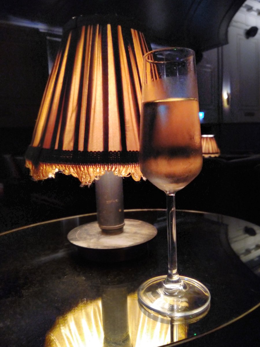LouiseMPhillips's tweet photo. Complimentary glass of procecco...I could hardly say no!!  #stellacinema #theapartment #fundates #bigcomfycouch https://t.co/r3Mn4iFia0