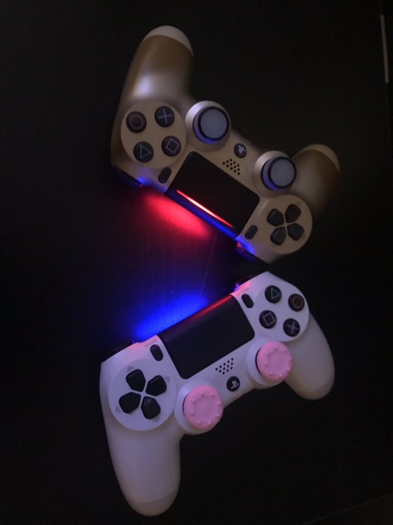 TuxVill's tweet photo. When it comes to followers; the amount is just a number. But I want to make sure that whoever is following me, that I am as connected as possible. I strive on supporting others and making sure the community keeps moving forward. 
#LetsGrowTogether 
#MasterTheSync https://t.co/mzqeeZjtPA