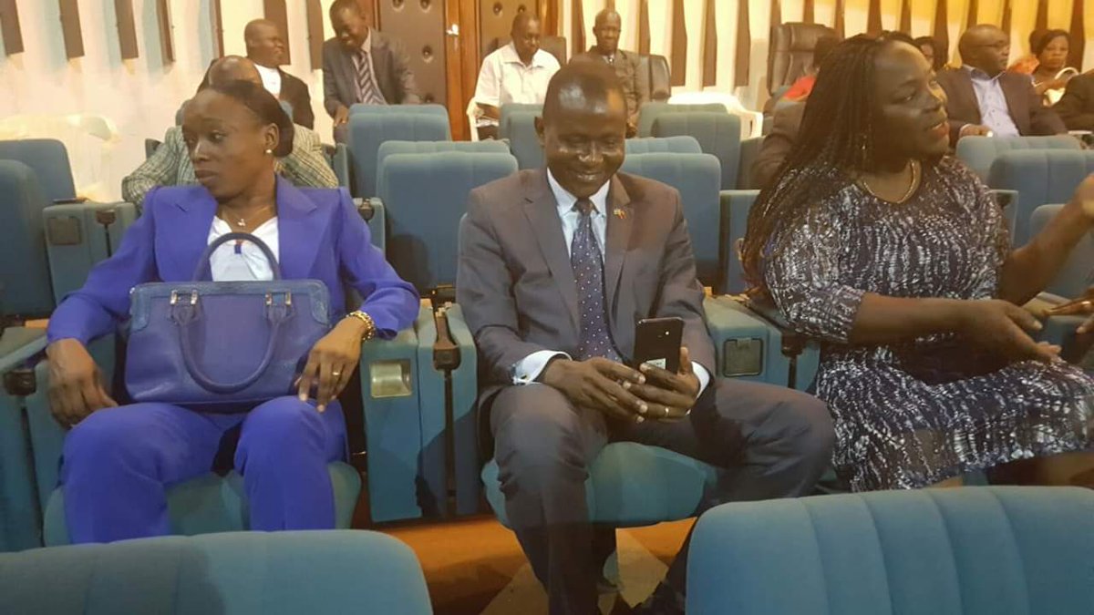 CentrafriqueHcc's tweet photo. Le Président de la République, Chef de l'Etat, Pr. Faustin Archange TOUADERA a officiellement lancé ce matin le Plan National de Prévention de l'incitation à la haine et à la violence, rédigé par le HCC, au Palais de la CEMAC à Bangui. https://t.co/RGcGdMJqXS