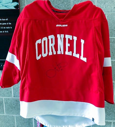 RackerAgency's tweet photo. Less than a day left to bid on this 2019 #TeamSigned @NHLBruins jersey at https://t.co/0IjjDYQXfB
Also available are @DustinBrown23 signed prints and signed @LAKings jersey, Joe Nieuwendyk signed @CUBigRedHockey jersey, signed @NJDevils memorabilia and more sports collectibles! https://t.co/SWTi1oeRI5