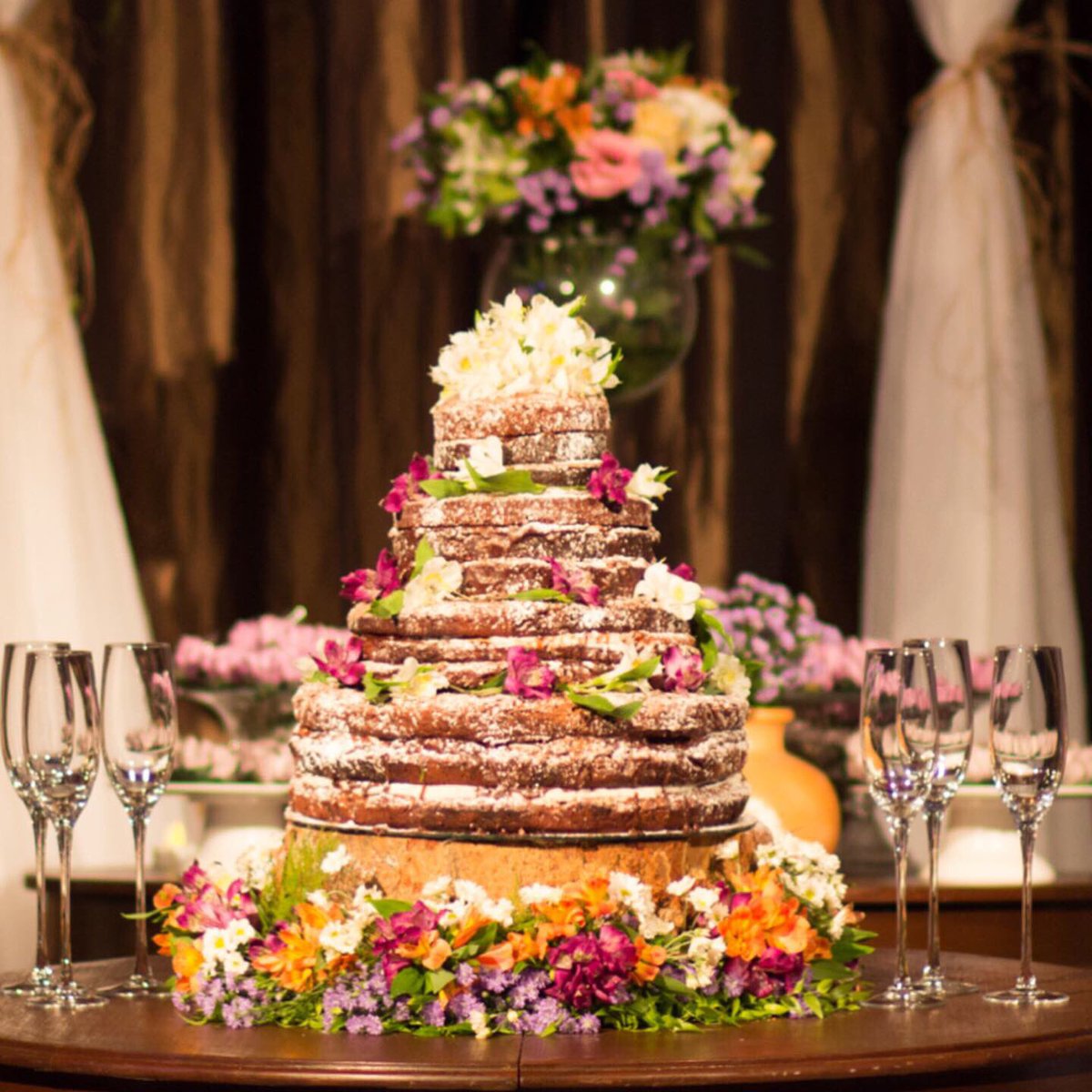 No último episódio do <a href="/masterchefbr/">MasterChef Brasil</a> as equipes tiveram um desafio de produzir um bolo de casamento. Me levou aos meus days de confeiteira e o quanto eu amava fazer American Sweets! Me deu até vontade de voltar a fazer novamente. Quem ai ama um doce Americano? E qual seu favorito?