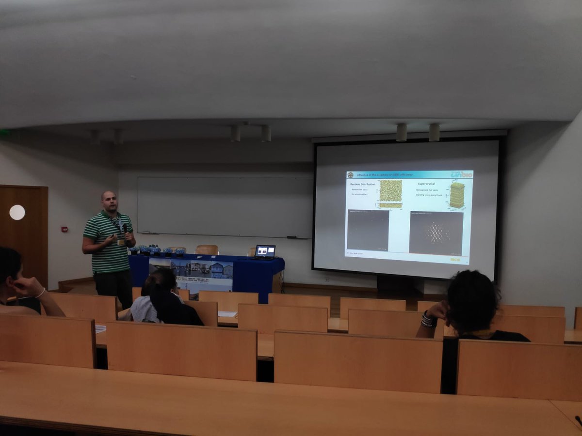 FunNanoBio's tweet photo. Daniel García-Lojo @Dany_GarciaLojo presenting an oral communication entitled: “#Microfluidic-induced #Supercrystal for ultrasensitive #SERS detection” at #RICI8 conference in Aveiro. https://t.co/D4RSxre2gi