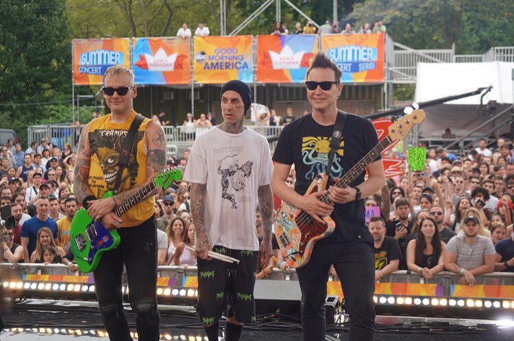 blink-182 tweet media
