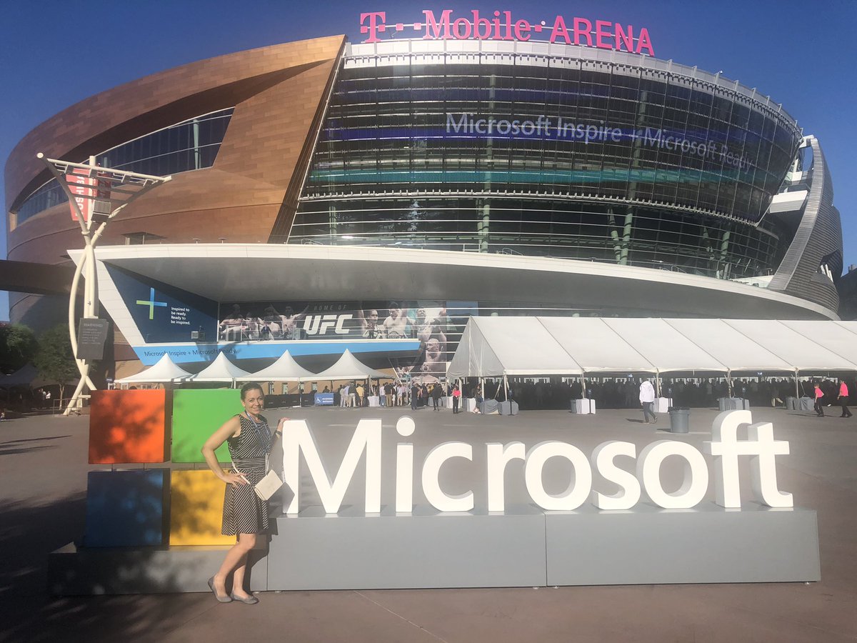 corleymsft's tweet photo. #wheninvegas #MSInspire #MSReady https://t.co/n6yschp2Vv