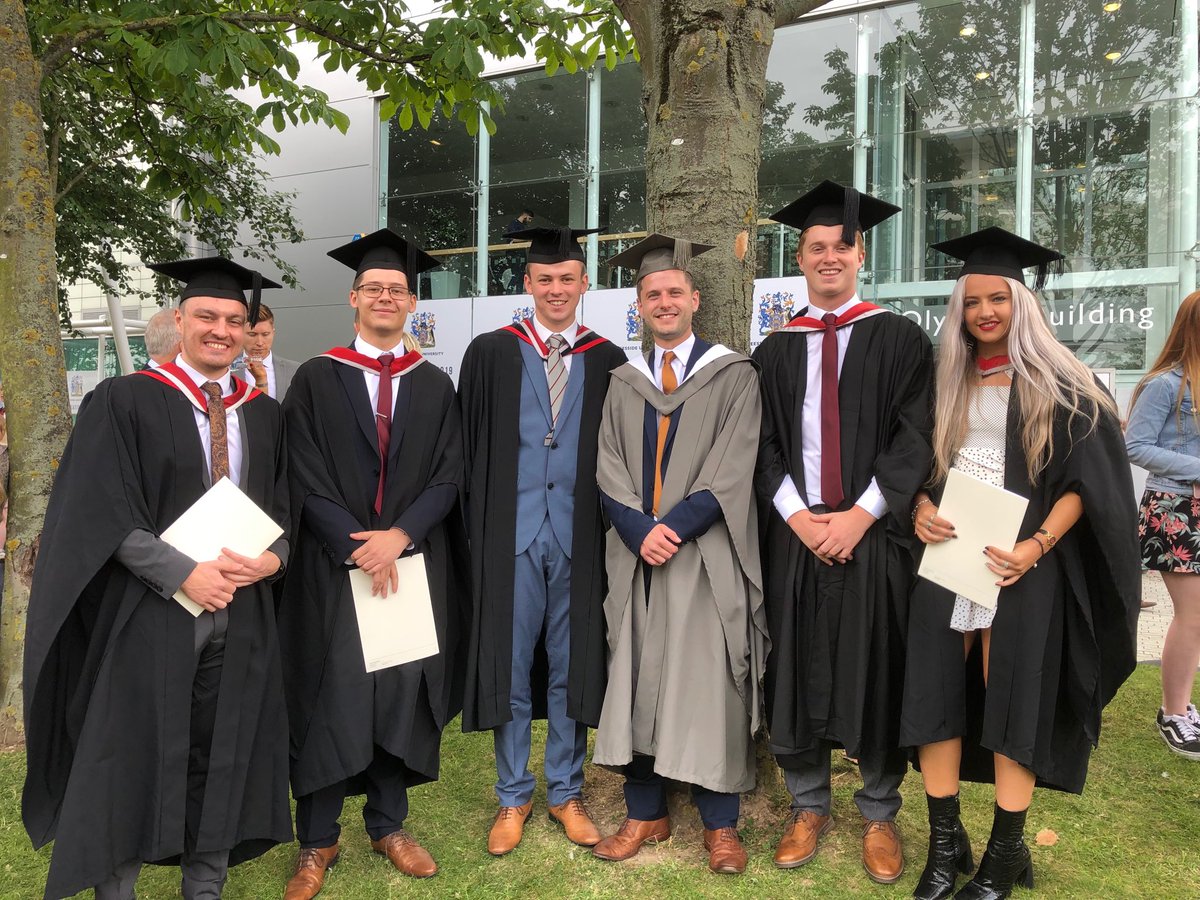 Some of the amazing BA (Hons) Accounting and Finance graduates today. Loved celebrating with all of them. What a great year group. Lots of fantastic marks and bright futures ahead for all of them! ⁦@TeessideUniTUBS⁩  #businessschool #university #graduation #teesside