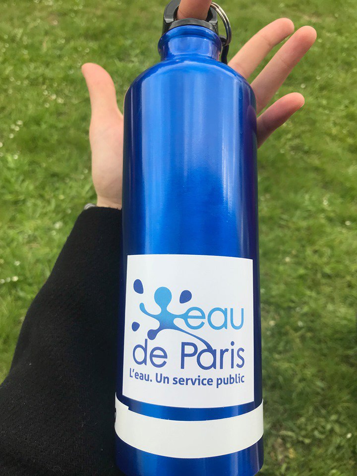 WeLoveGreen's tweet photo. 154 000 bouteilles en plastique économisées ! Grâce à @eaudeparis on a mis en place 100 robinets et à disposition des festivaliers, des équipes et des artistes 6500, des gourdes éco-conçues. Vous avez rejoint le mouvement, en apportant vous aussi vos gourdes 💦Une nouvelle ère ! https://t.co/5vRHOwYPVp