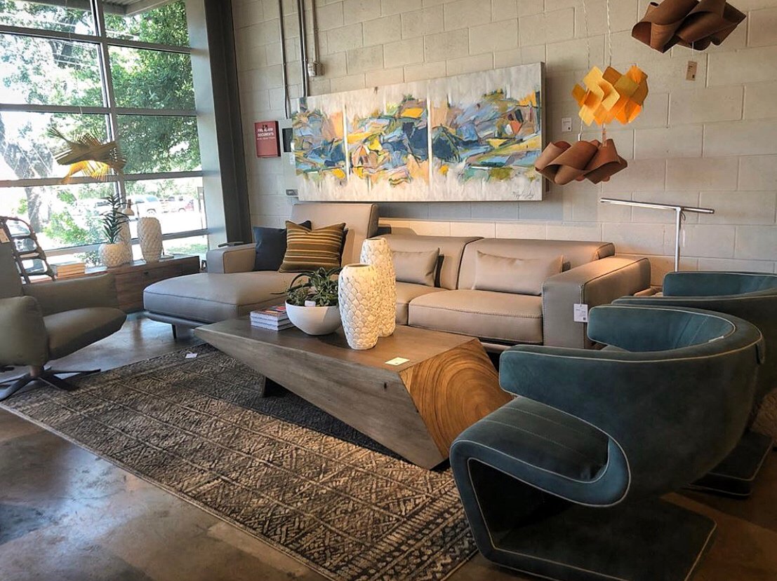 taraceagroup's tweet photo. 🔷 Hello Lovely 👋🏼  

#FinditFridays #FridayMotivation 
#nestmodern #austinhome #lzflamps #modernfurnituredesign #mattkaplinsky #moderndesignfurniture #thayercoggin #gammaarredamenti #TaraceaFurniture, Ave Coffee Table.

Via @NESTModern 
https://t.co/DkHklLsdsE https://t.co/x8JasWLz8k