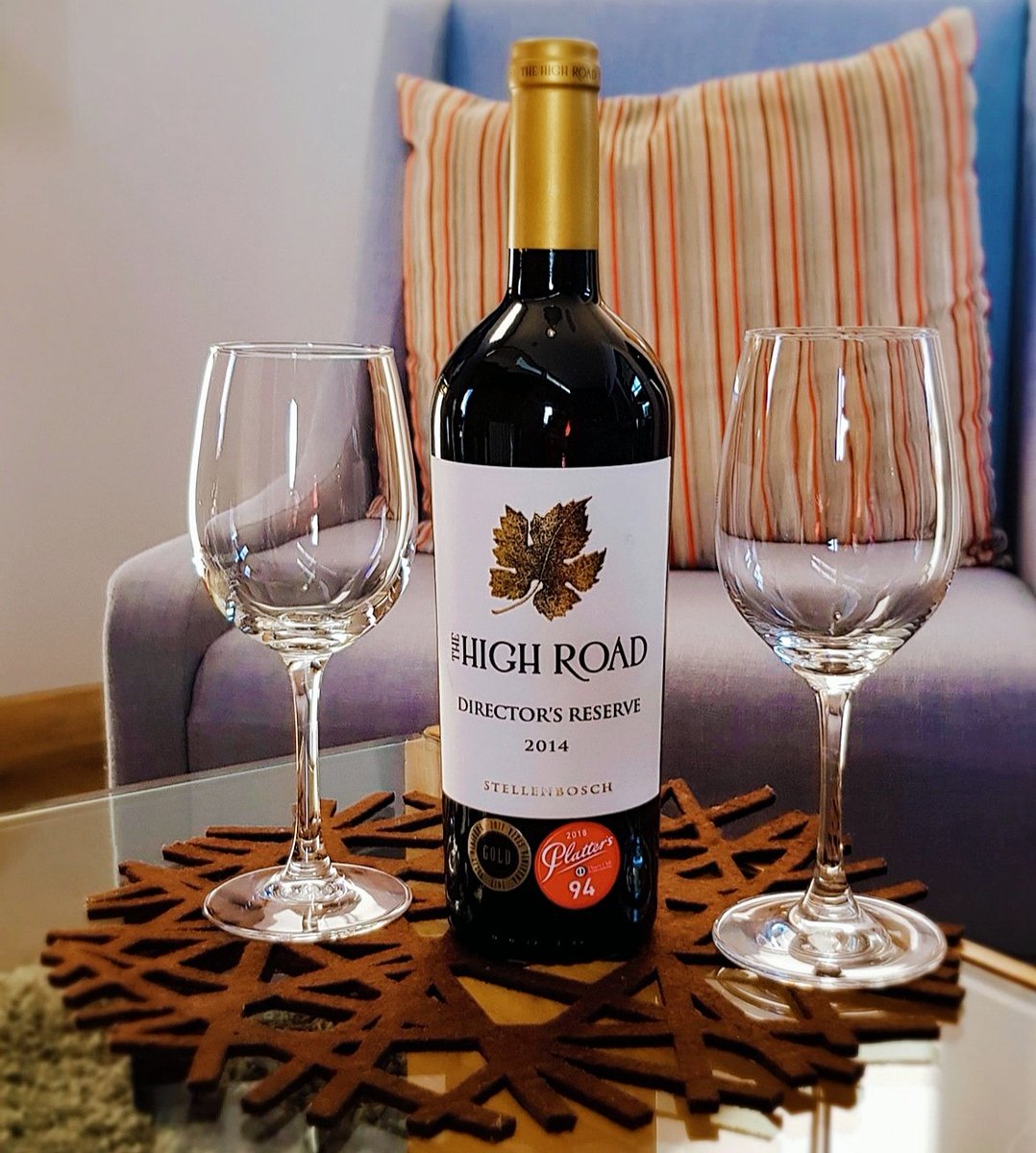 highroadwines's tweet photo. DIRECTORS RESERVE 🍷
Let @highroadwines make your weekend memorable with aromas of dark berries, plums, vanilla, violet, faint cigar box and fynbos.
Get yours at https://t.co/a59sLCBMRK
#thehighroadwines #highroadpractices #bordeauxvarietals #stellenboschwine #directorsreserve https://t.co/gWf5srHwg3