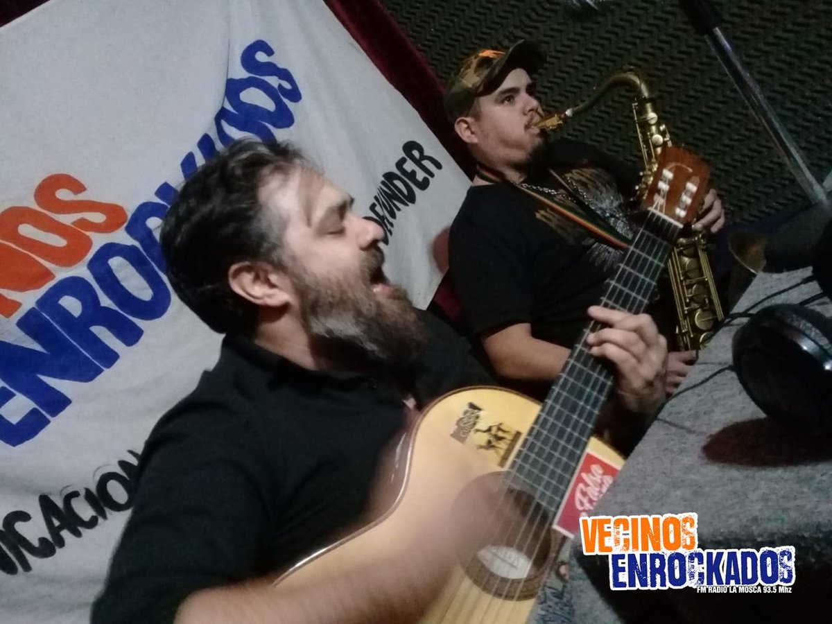 VecinosEnrock2's tweet photo. El miercoles nos visitaron los amigos de #FalsaCubana y nos regalaron unos re temas antes de desembarcar en su tercer #LaTrastienda.

Si te lo perdiste lo podes volver a ver y escuchar en este enlace: https://t.co/lxAp0u3jHO https://t.co/DoAdfQg5BT