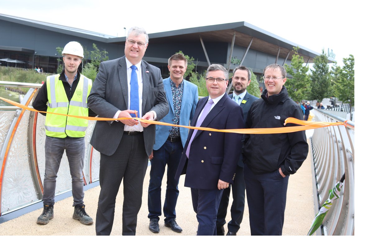 Wichelstowenews's tweet photo. Our new footbridge is officially open!
Thanks to @CllrDavidRenard and @RobertBuckland for cutting the ribbon. It was great to also be joined by Simon from @waitrose, Karl from @BadgerPubs and Tom from @knightsbrown (as well as Rob from our team) to celebrate the occasion. https://t.co/2jDgReX7wQ