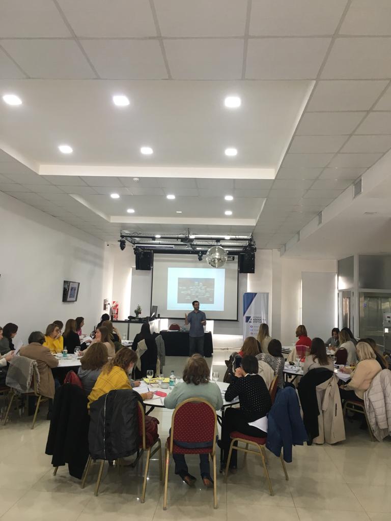 KAS_Argentina's tweet photo. Estamos en Punta Alta con Matteo Fusco quien está a cargo de la capacitación en #comunicación política para @PRO_Mujeres. https://t.co/deudWdg0Jv