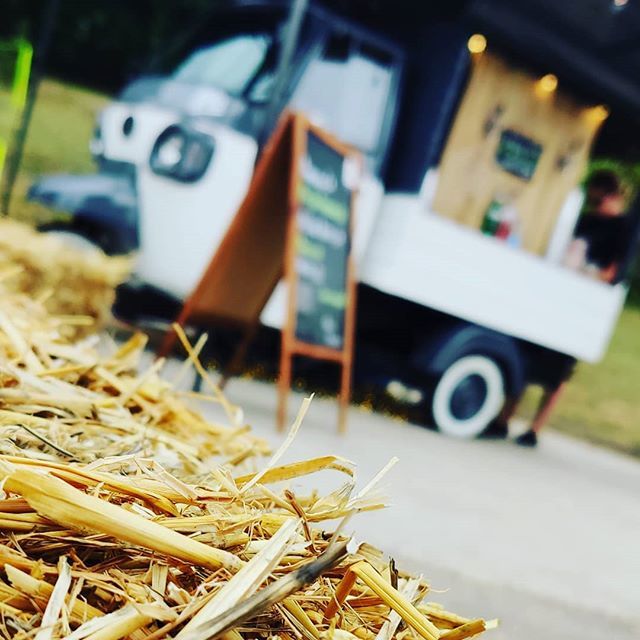 Make hay while the 🌞 shines..... Or have a chilled prosecco and put your feet up... What's your preference?

#proseccovan #fluidfun #prosecco 🌐 ift.tt/2EATivN