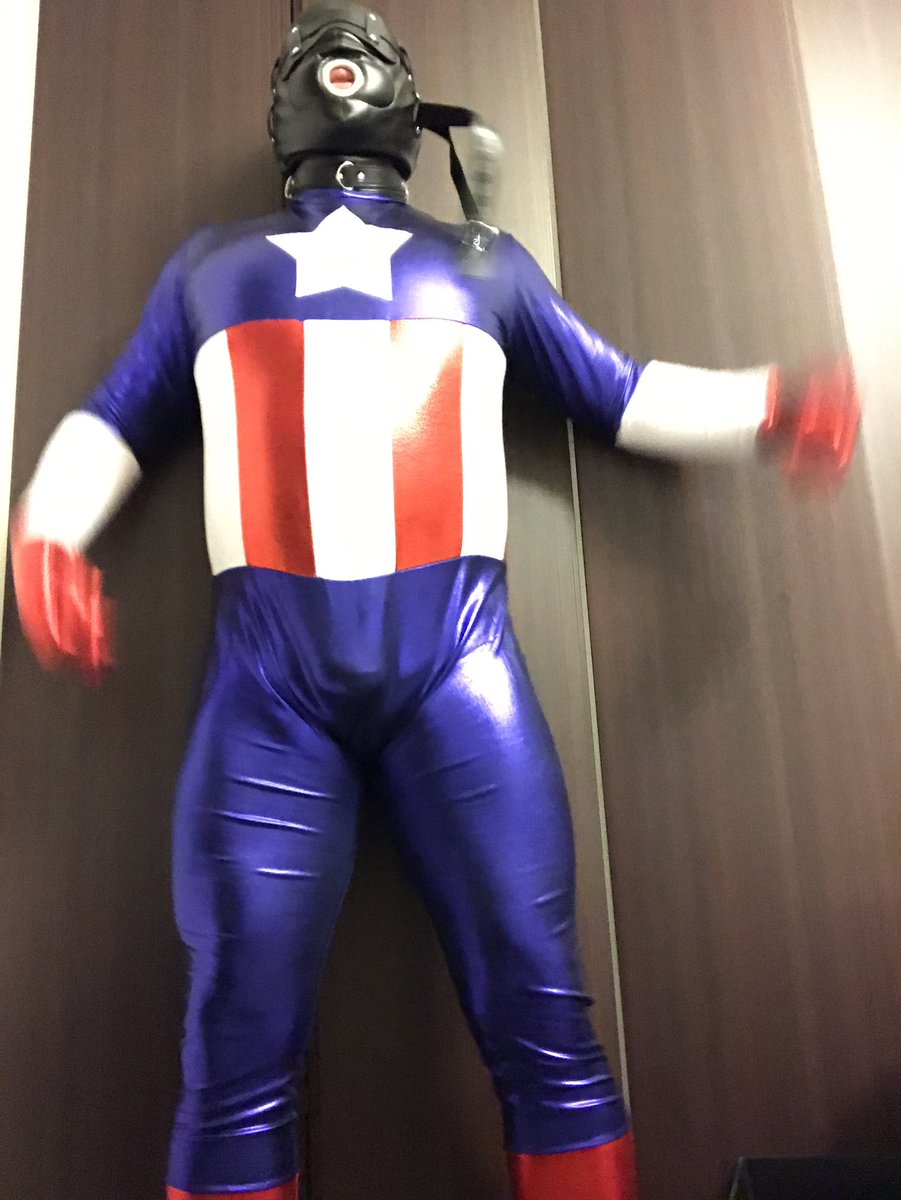 feti_dora's tweet photo. hooded captain https://t.co/Lx0zvV6dgy