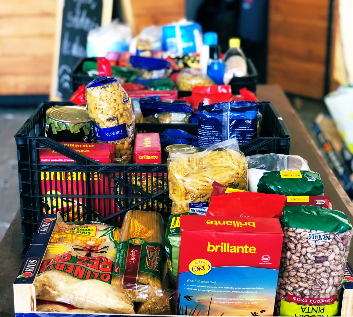 #Muchasgracias a todxs lxs que colaboraron con la #operacionkilo y las #nochessolidarias de la #carpadePozo. Todos los alimentos y artículos de higiene se entregarán esta tarde en los bancos de alimentos de #santaluciagc 🙌🏼 #gcwwf #gcwwf2019