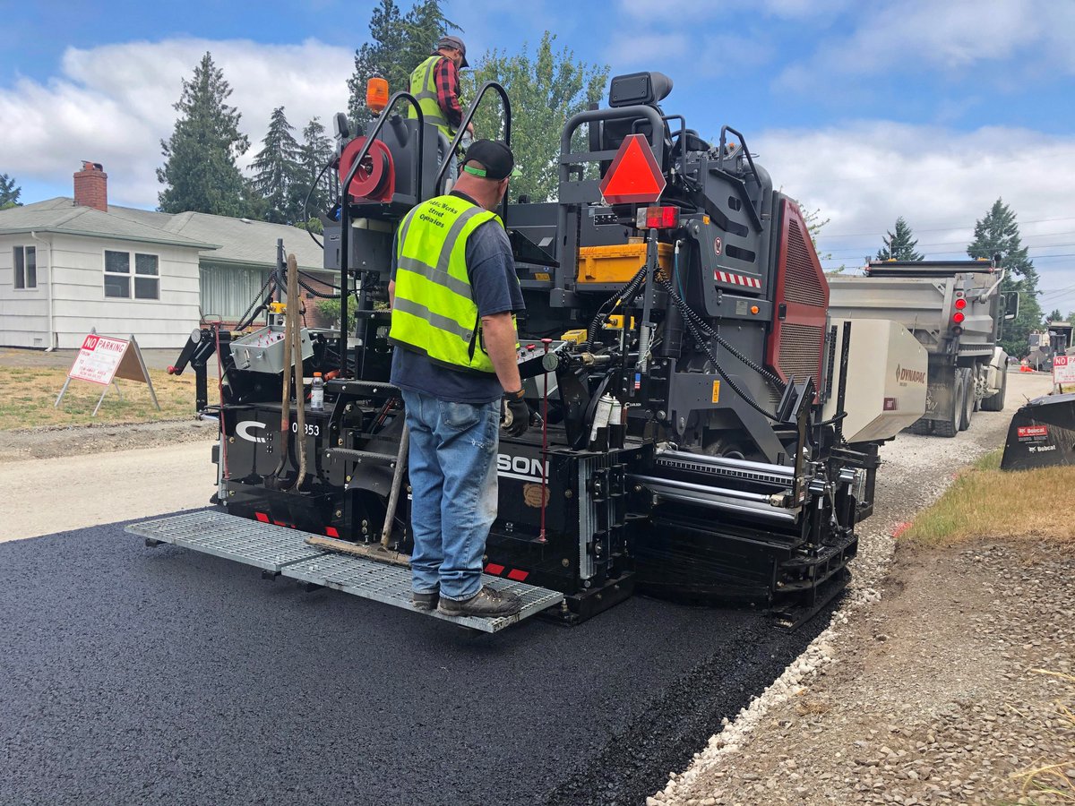 CarlsonPaving's tweet photo. We love seeing our machines pave around the world, but there's always a special place in our hearts for some hometown paving! Great to see the City of Tacoma's new EZIV08 paving the side streets of the city with 12" berm! #matqualitymatters https://t.co/hnnYSGNLn1