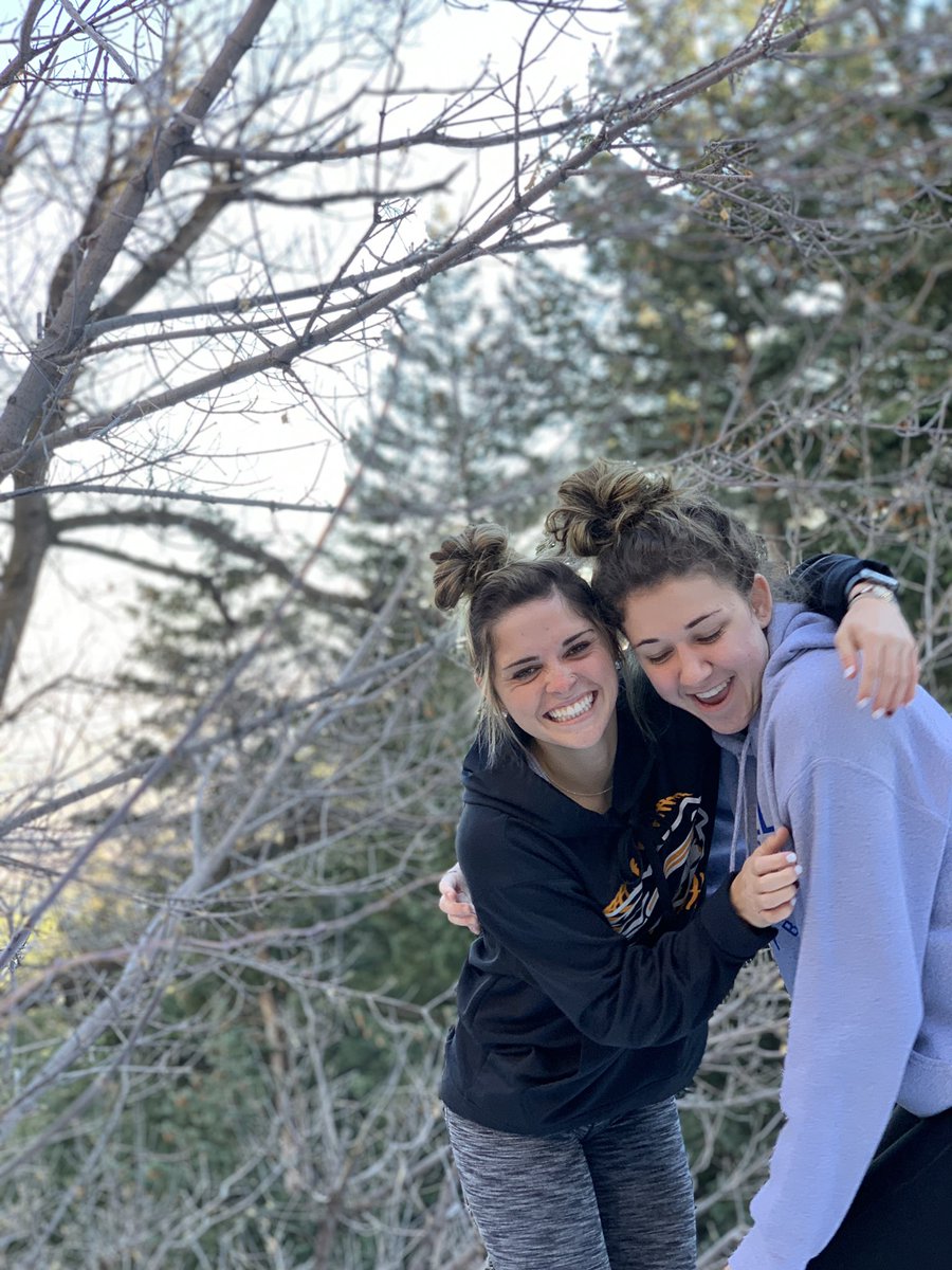 aubreekarraker6's tweet photo. happy birthday to my soul sister, to my person who never fails to make me laugh. i love you so much💋happy birthday bestie girl💓 @lyssadesplinter https://t.co/oAz9X4S4hk