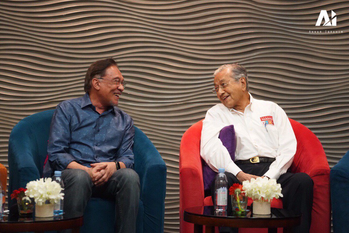 Working together to protect the rakyat’s interests <a href="/chedetofficial/">Dr Mahathir Mohamad</a>