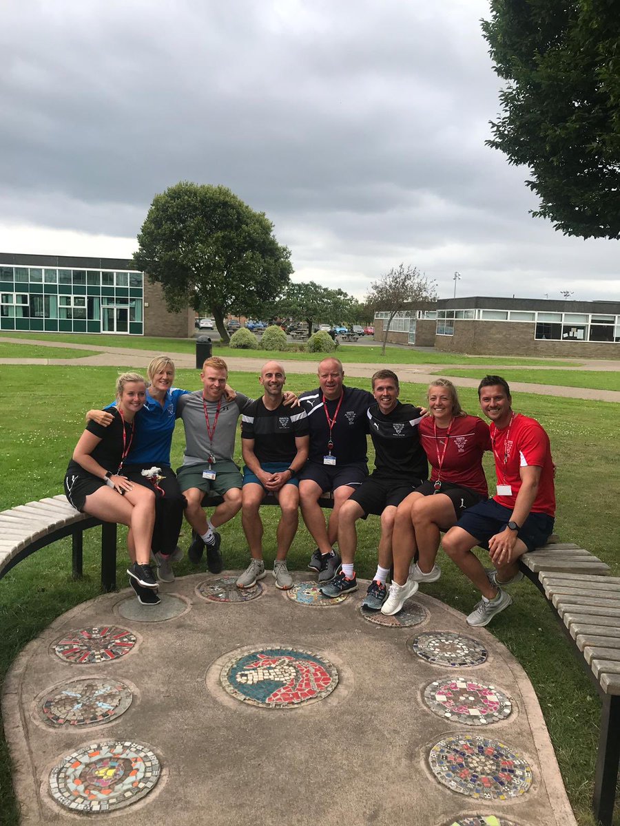 Usually at 16:28 on the last Friday of the year, we’d be beaming at the prospect of 6 weeks off. Today however, we say goodbye to a true CLV great. Mr Best, we love you. Thanks for everything 😘😥 Best wishes in your new role at Valley Gardens