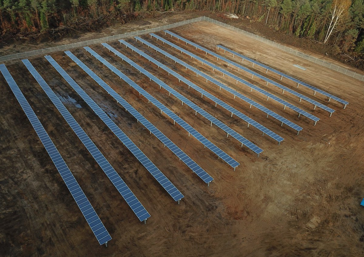 Saturn_Power's tweet image. Today&apos;s #ProjectProfile, an overhead shot of Sprucedale FIT 4 Solar Farm, 250 kW project in Ontario. 

To learn more about our projects, visit the Portfolio Section of our site, saturnpower.com/projects/.