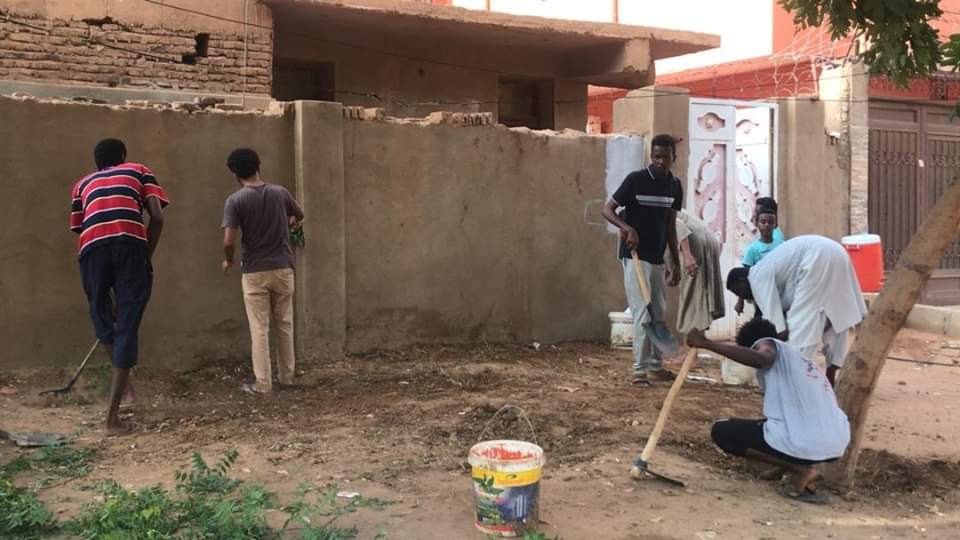 kingTwixa's tweet photo. شباب حي المهندسين أما منزل الشهيد عثمان عابدين اليوم
أم الشهيد أمي
دم الشهيد دمي https://t.co/8WBwyyWGgK