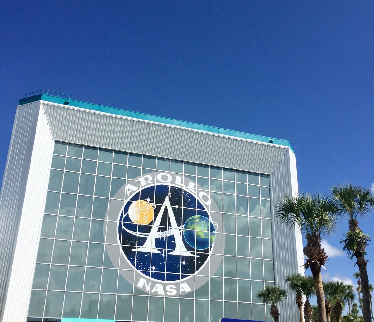 USPSCorpComm's tweet image. Spectacular new stamps celebrate the 50th anniversary of the Apollo 11 Moon Landing. Stamps are available at Post Offices nationwide, at USPS.com/shop and 800-STAMP24 #MoonLandingStamps #AstronautStamps