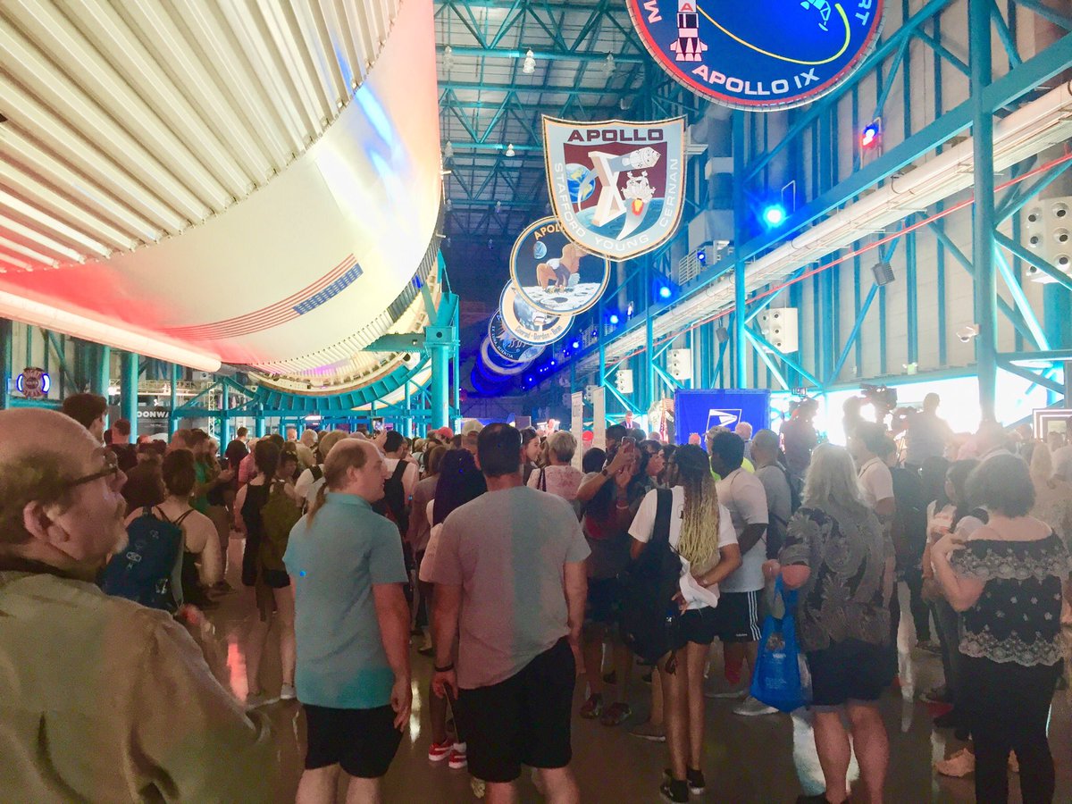 USPSCorpComm's tweet image. Spectacular new stamps celebrate the 50th anniversary of the Apollo 11 Moon Landing. Stamps are available at Post Offices nationwide, at USPS.com/shop and 800-STAMP24 #MoonLandingStamps #AstronautStamps