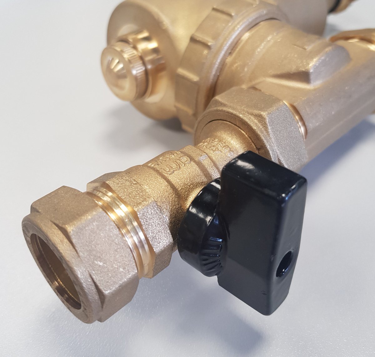 idealheating's tweet photo. Weโre giving away a HUGE Installer prize full of all of our sought after merch! ๐ All you have to do to enter is guess the part in this image and comment below ๐. A winner will be chosen on the 26th July. Good Luck! #Giveaway #Competition #ToolsDownFriday #merch #FridayFeeling https://t.co/c9O5eBEW0t
