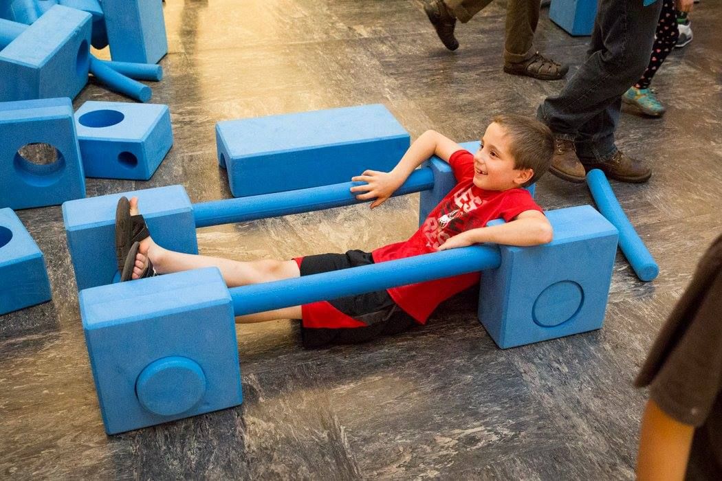 Happy Friday! We hope you find time to kick back, relax and have a playful weekend! 

📸by @BerkshireMuseum #playmatters