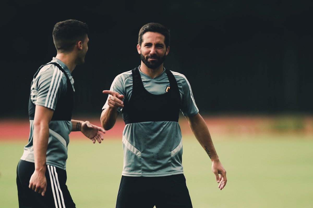 Wolves's tweet photo. ๐@JoaoMoutinho
โค๏ธ@Rubenvinagrejr
#WolvesInShanghai
๐จ๐ณ๐บ https://t.co/QCesIn5wXk
