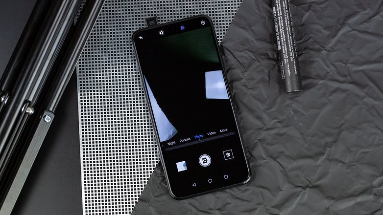 Gizchina's tweet photo. #Huawei #PopUp_Camera #India https://t.co/OOMk6pzKzJ https://t.co/QgNq28Igov