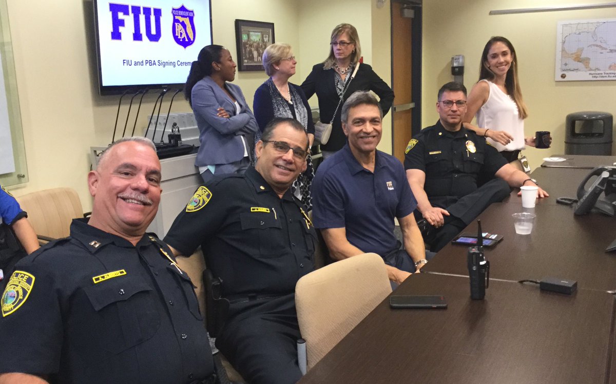 FIUPOLICE's tweet photo. FIU and PBA Signing Ceremony.. #greatpartnership #fiupolice #dadepba @DadeCountyPBA @FIUPOLICE  #FIU #FIUPD #thinblueline #PoliceBarginingAgreement  #policeunion #policebenevolentassociation https://t.co/qBfva2hZ04