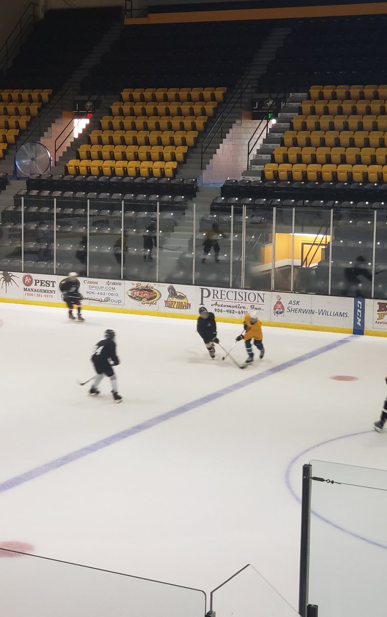 jkhende's tweet photo. No better place to be on a hot day than the ice rink, watching the boy do what he loves. #hockeyislife @MichiganTechRec #gold95 https://t.co/FBnlJpnXqD