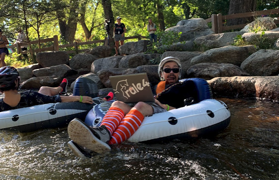 rule4's tweet photo. Such a dedicated Rule4 team member - @dan_mackin getting some emails in while he commutes.  #TubeToWorkDay https://t.co/axwVq9Oxky