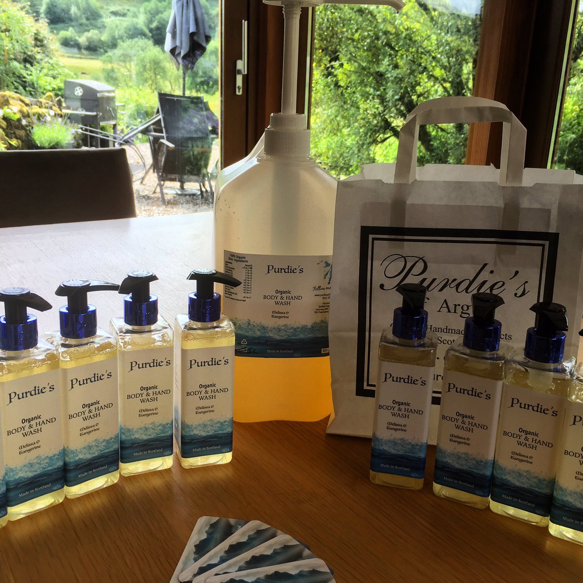 Lindsay Davies (Lindsay86669611) Twitter