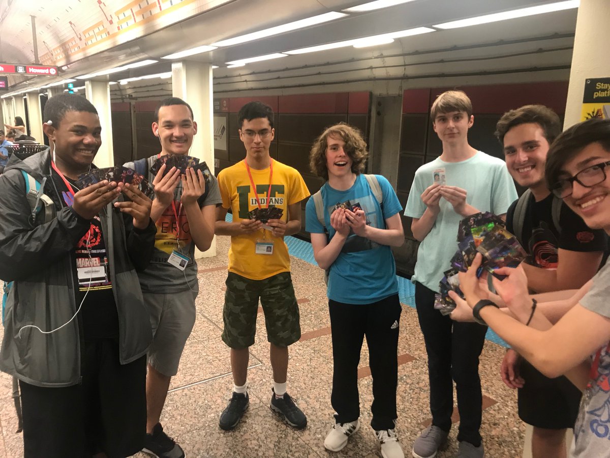 CCE_Columbia's tweet photo. #SummeratColumbia @IAMColumbia @ColumbiaChi #GameDevelopment high schoolers doing #research and sharing their winnings. @ColumAdmit @ColumAlum #creative2career #creativesrule #talentliveshere @DaveandBusters https://t.co/N8Nr56iy1Q