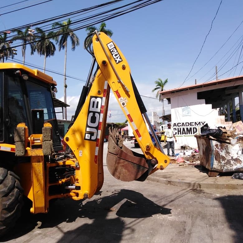 JuntaCBarrioSur's tweet photo. Inicia operativo extraordinario de recolección de desechos organizado por la Alcaldía, en Barrio Norte con la participación del HR Javier Lynch, Aguaseo e instituciones. https://t.co/83eZENuSw5