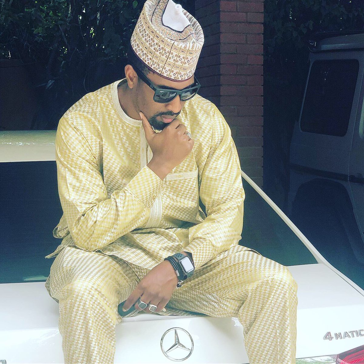 O Allah, Charm yous with the beauty of Islam, 
influence yous with the ideals of Iman, and 
terminate our life with the lyrics of Kalimat Shahada, Ameen. 
Jumat Kareem