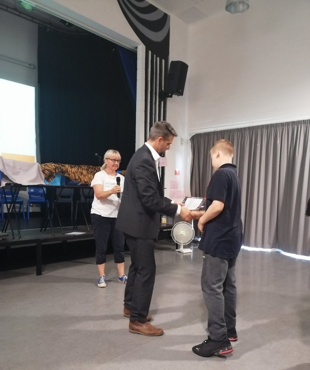 knowle_dge's tweet photo. It was a tough decision but here are some who have made the most amount of progress this year getting recognition in assembly #TeamDGE #proud https://t.co/ZFK4VZ7HKE