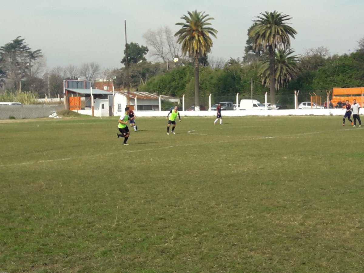 entrenadosxdios's tweet photo. #clubatleticolugano disputo dos amistosos esta mañana en Tapiales.
En primer turno frente a la cuarta de #allboys gano la visita 1 a 0.
Luego enfrento a Lamadrid,gano el carcelero 1 a 0.
#primeraD @InfoClubLugano @Luchoascenso @CaravanaAscenso https://t.co/uirN2PurW9
