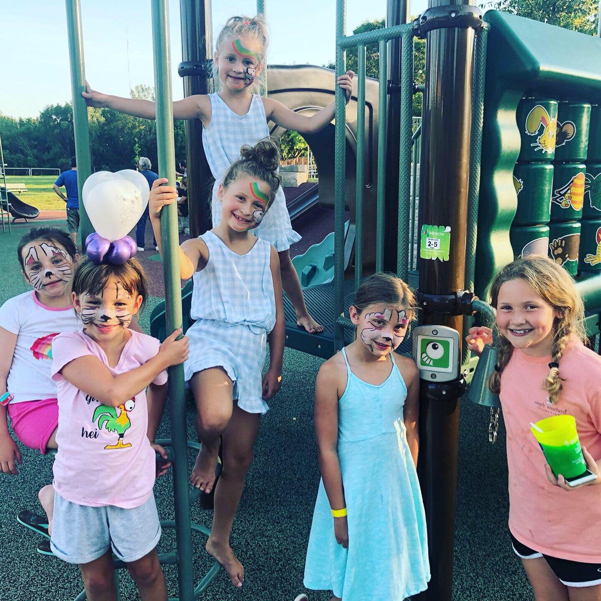 HolyCrossStl's tweet photo. Fun was had by all at our annual HCPA July Jamboree! So great when we get to gather as one school community at our events! Thank you to our event sponsor @NerinxHall! Your support was phenomenal!
#hca2019 #hcajulyjamboree #hcacommunity #hcaHCPA #catholicstl https://t.co/wH3WMtwFd0
