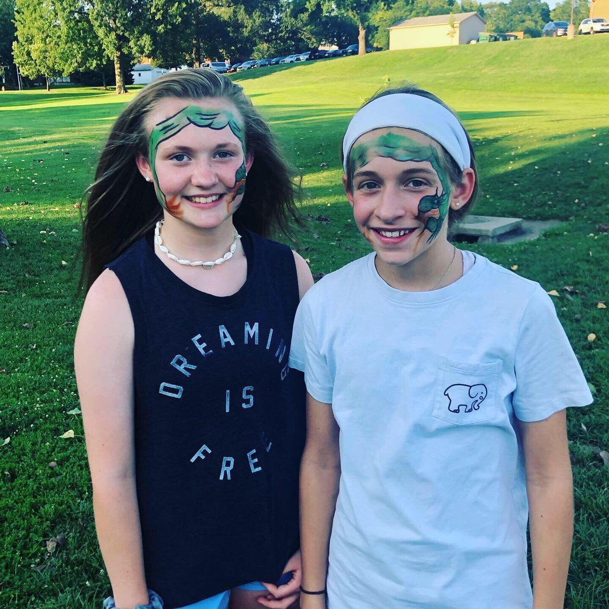 HolyCrossStl's tweet photo. Fun was had by all at our annual HCPA July Jamboree! So great when we get to gather as one school community at our events! Thank you to our event sponsor @NerinxHall! Your support was phenomenal!
#hca2019 #hcajulyjamboree #hcacommunity #hcaHCPA #catholicstl https://t.co/wH3WMtwFd0