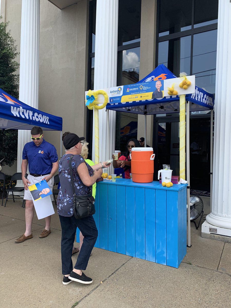RichmondPolice's tweet photo. @RPDCaptainMarty is helping out at the @CBS6 #AnthemLemonAidRVA stand right now! It’s just $1 for a cup of lemonade and the proceeds will go toward fighting childhood cancer! 🍋 Stop by to stay cool and donate https://t.co/dNccMyExvV