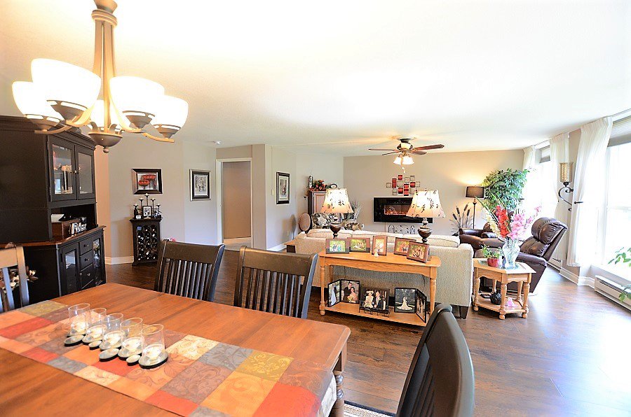 JeffMillerRE's tweet photo. OPEN HOUSE SUNDAY July 21st 12-2 * 24 Marilyn Dr. Unit 103 Guelph. Great building,great location,great unit.3 bedroom 2 bath newly reno'd nothing to do but move in.BBQ area and sitting area close to this unit.  https://t.co/afgaA3lztF MLS -X4511531 #guelphrealestate #condoliving https://t.co/IvgugAfd1M