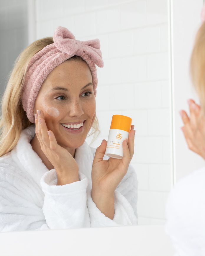 arbonne's tweet photo. Enjoyed a little too much sun today? Give your skin a drink of hydration with the Prepwork Overnight Face Jelly. Make it even better by chilling it in the fridge! https://t.co/8gnpTrIWNl #HelloHealthyGlow #RE9Prepwork #RE9Advanced #Arbonne #ArbonneSkincare #Vegan #GlutenFree https://t.co/NPVpOhj9DL