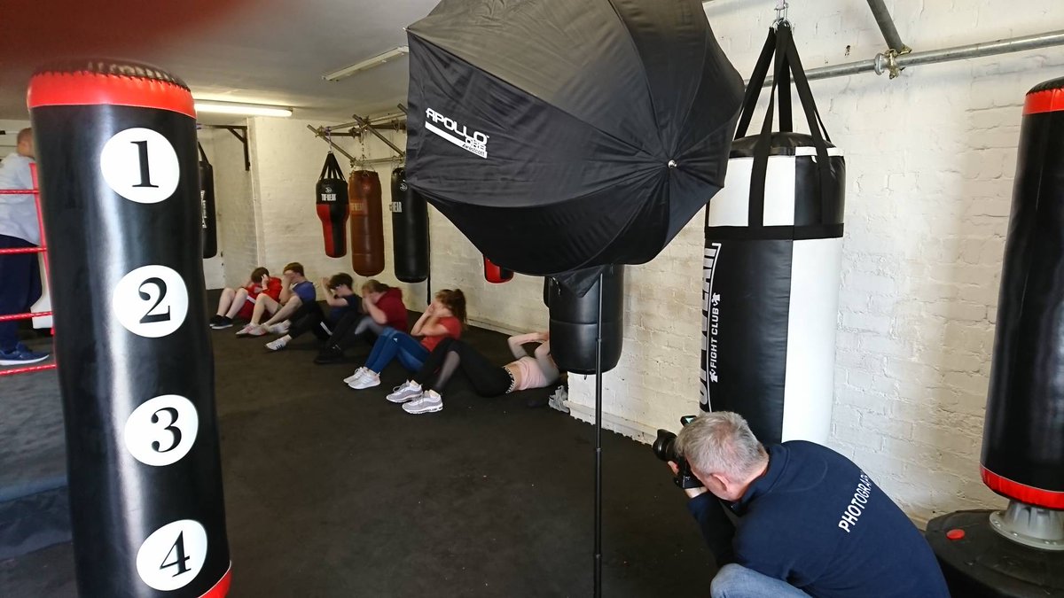 PSOSDunfermline's tweet photo. Practice run for our official #PunchBeyond photoshoot at the end of the month. Fantastic commitment by the young people involved, getting gloves on during school holidays.
Some have now joined @trenchboxing evening classes to improve fitness/wellbeing.
#PunchBeyondYourLimits https://t.co/c3amQ5kDMc