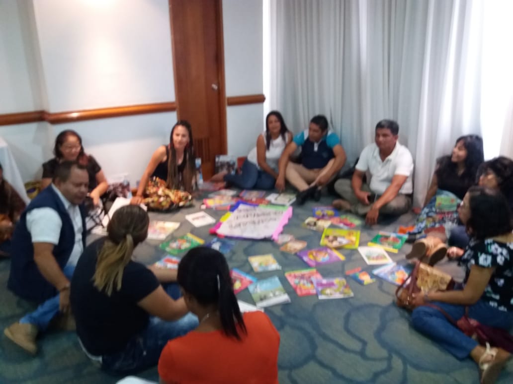 DalisRodrguez2's tweet photo. Lo mejor debe quedarse. #PTAPoliticaDeEstado con todo el agradecimiento a senadora @noragarciab por tutores de Colombia @PTA_Colombia   esperamos pronta aprobación de @SenadoGovCo  #JuntosSomosMas #TutoresBolivar https://t.co/cdLdizclrM