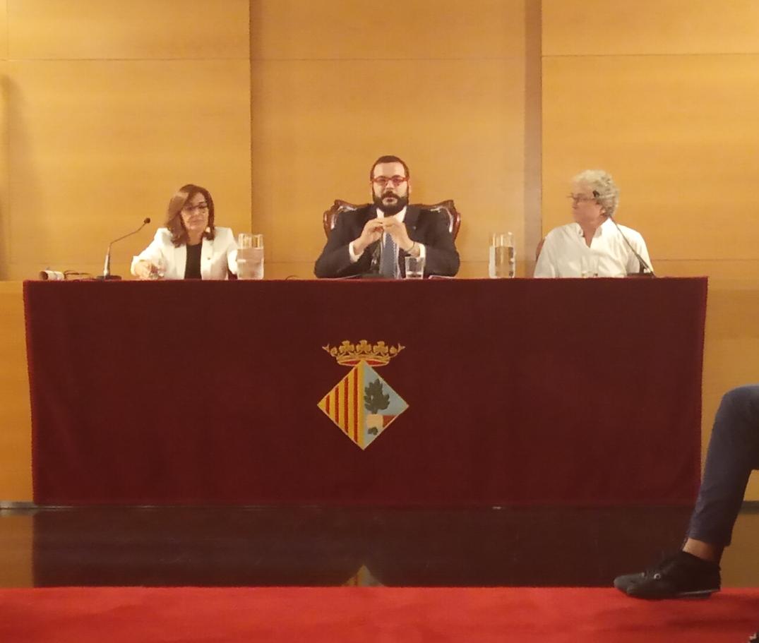 Comença L'estrena amb en #PauOrriols, flabiolaire i luthier.