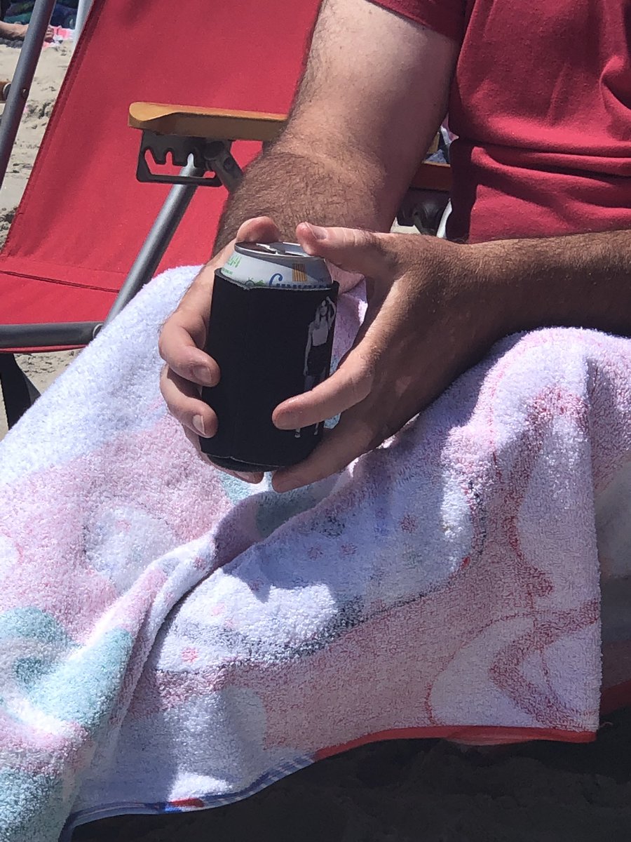 katieamanda424's tweet photo. Peep my dad using a #MMMtour koozie on the beach today @KelseaBallerini https://t.co/GGuEB0QRYg