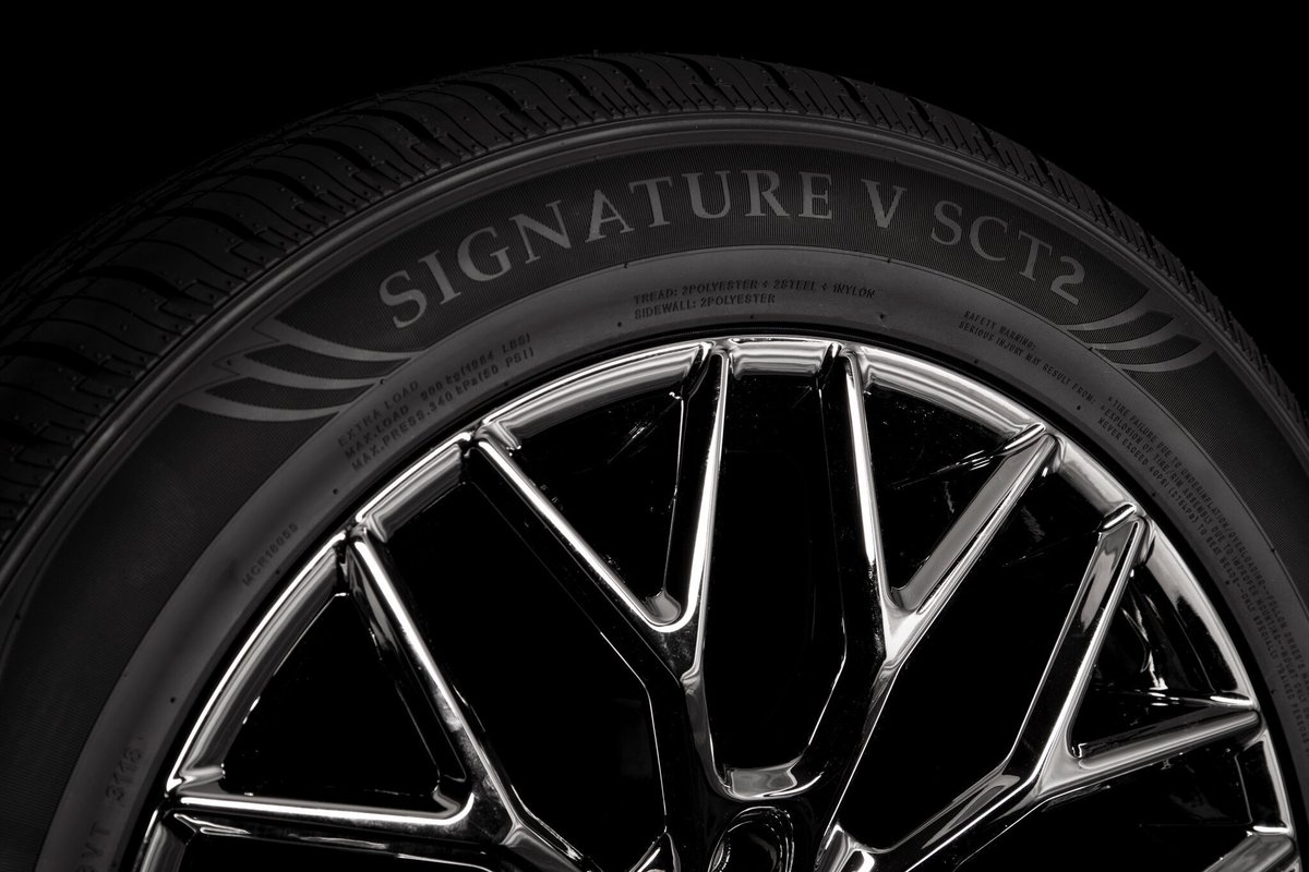 voguetyres's tweet photo. When only the best will do. SIGNATURE V SCT2 ⚫️
#SignatureV | #SCT2 | #SignatureVsct2
#Blackwall | #Trucks | #SUVs | #Tires
#VogueTyre | #Vogues | #VoguesTyres https://t.co/JxLhXtYZnu